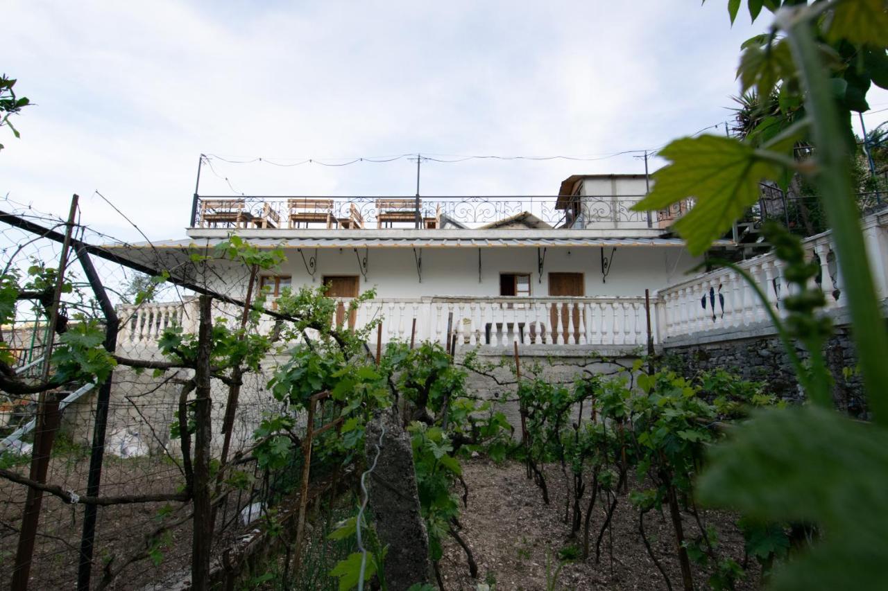 Guesthouse Mele Gjirokastër Eksteriør bilde