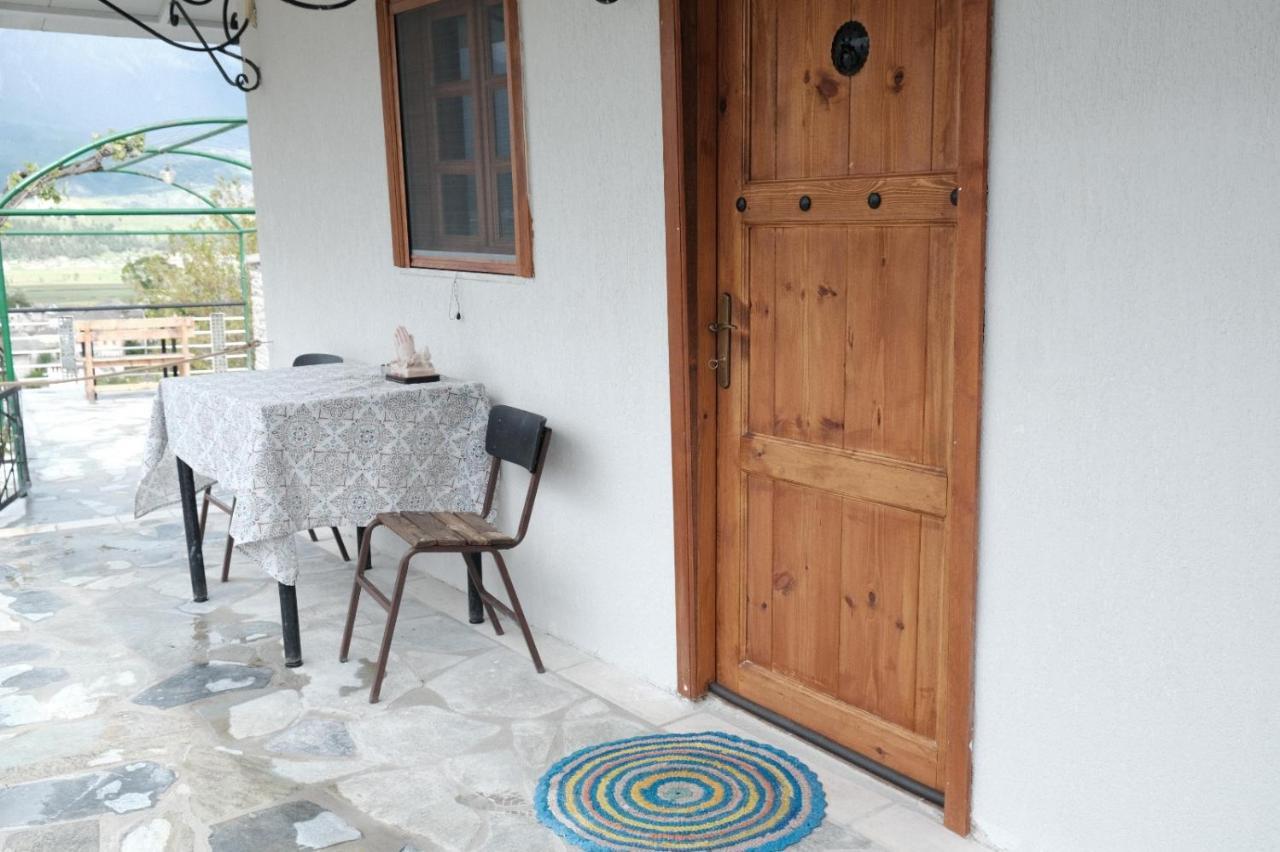 Guesthouse Mele Gjirokastër Eksteriør bilde