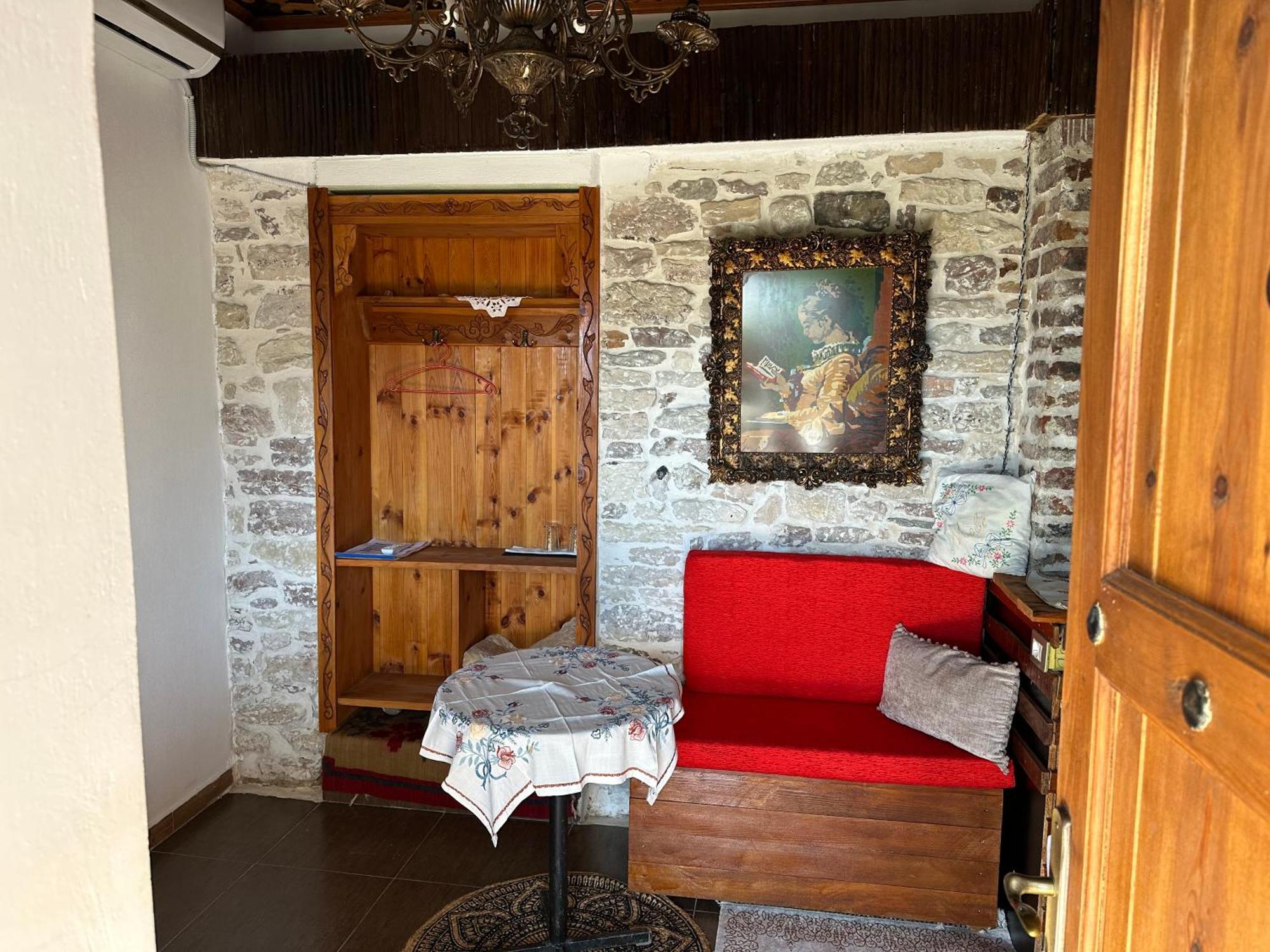 Guesthouse Mele Gjirokastër Eksteriør bilde