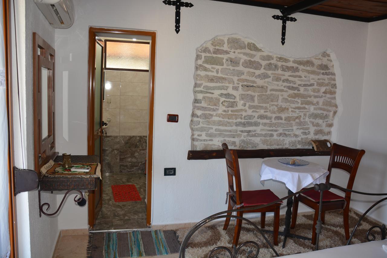 Guesthouse Mele Gjirokastër Eksteriør bilde