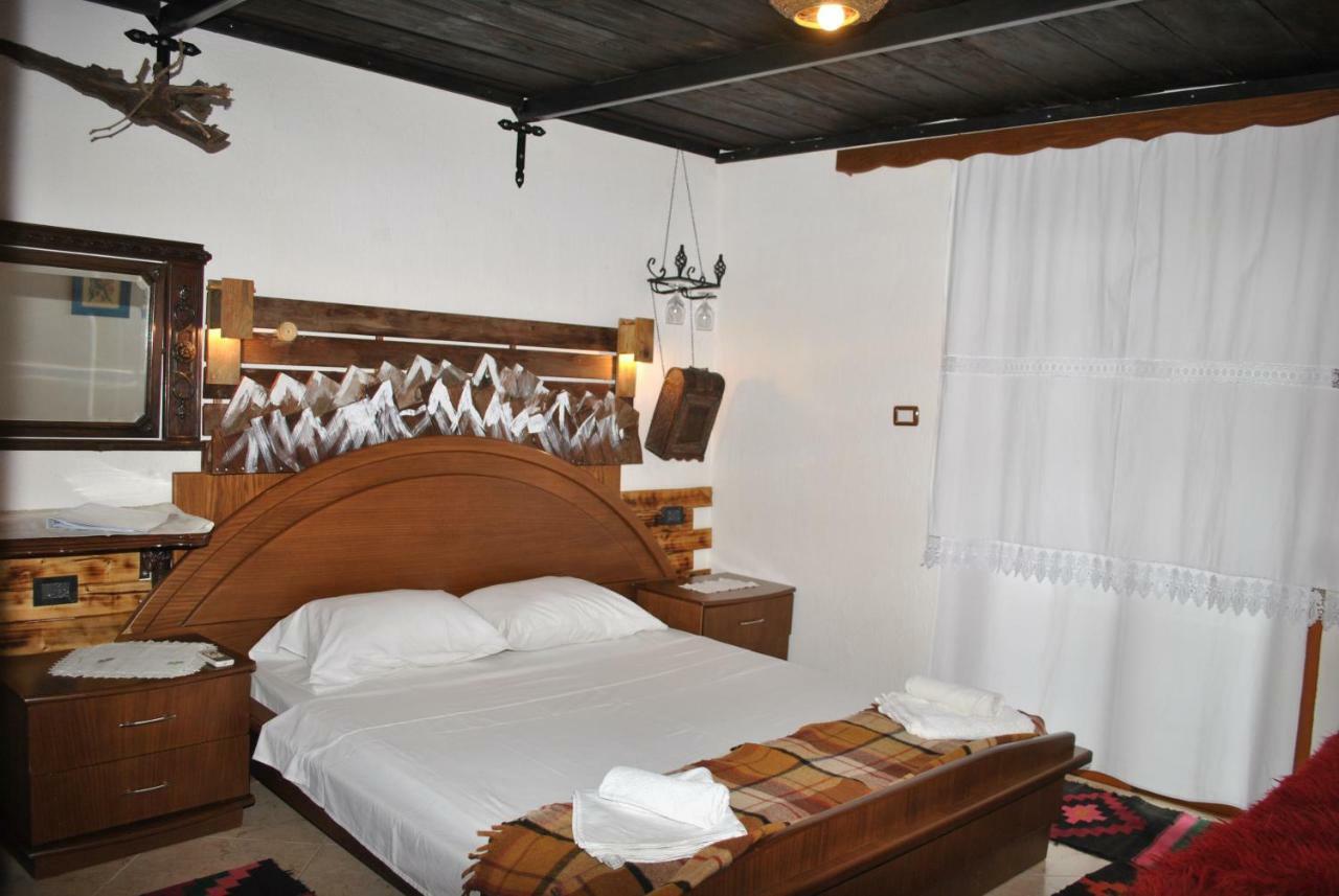 Guesthouse Mele Gjirokastër Eksteriør bilde